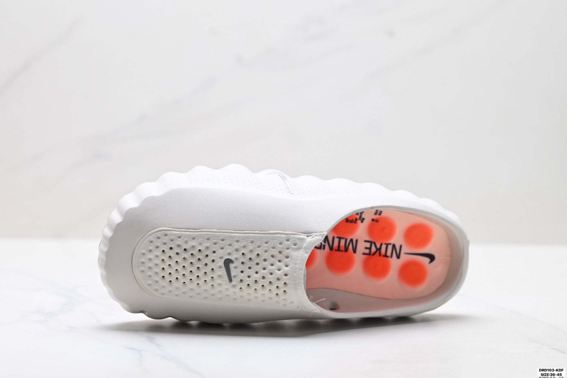 Nike Mind 001