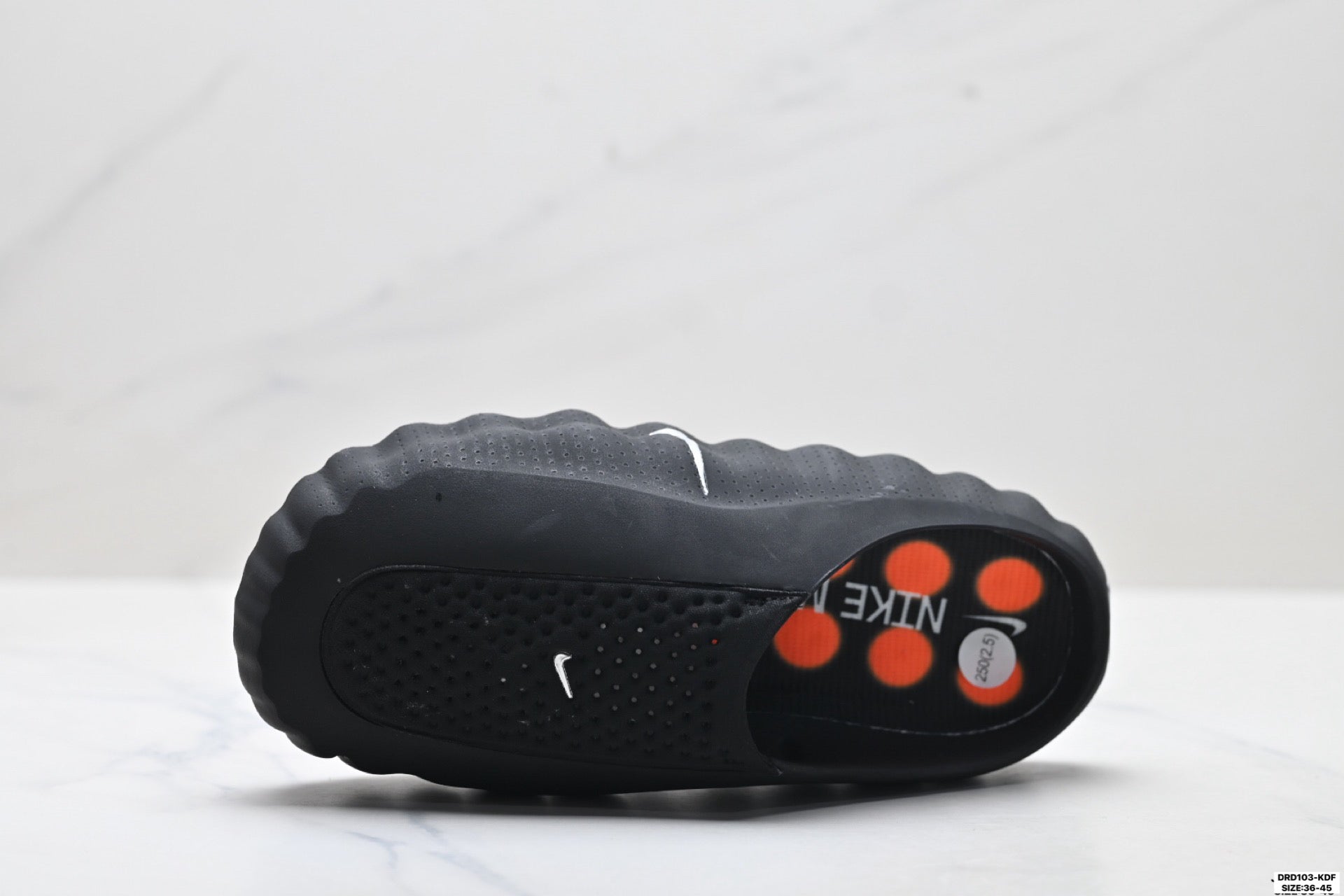 Nike Mind 001