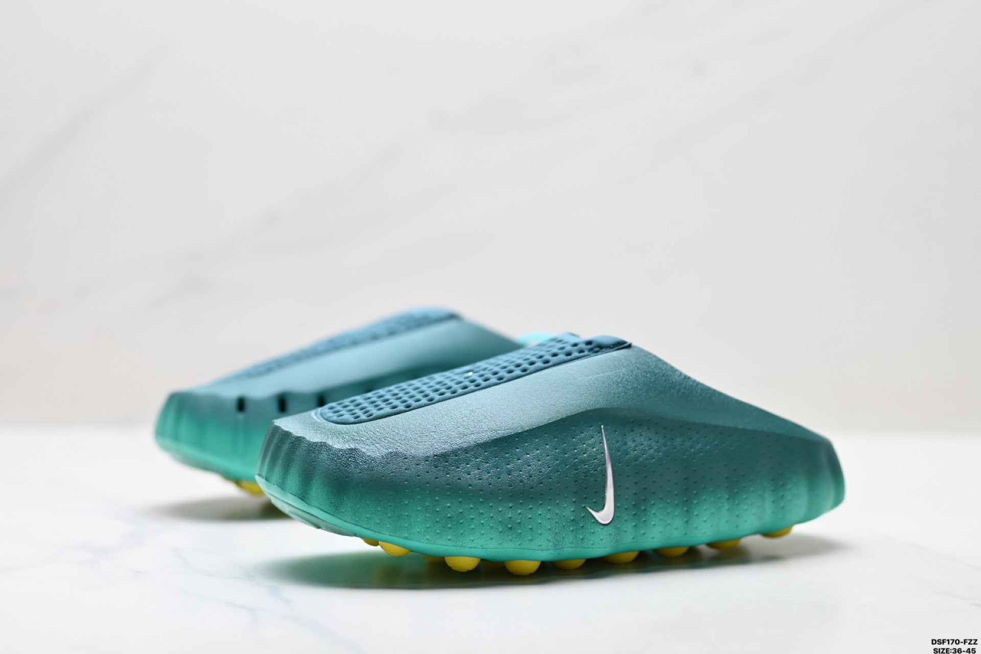 Nike Mind 001