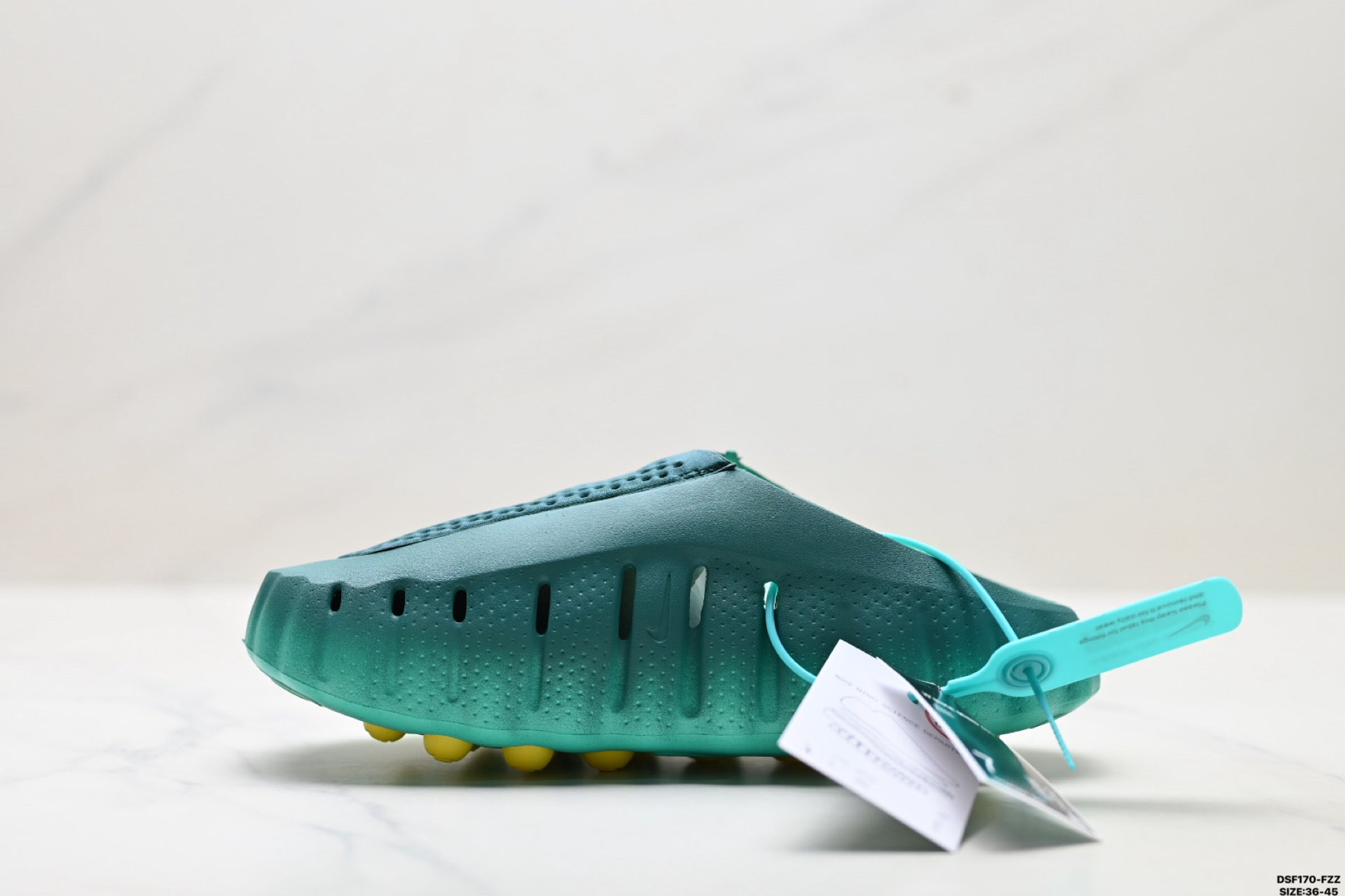 Nike Mind 001